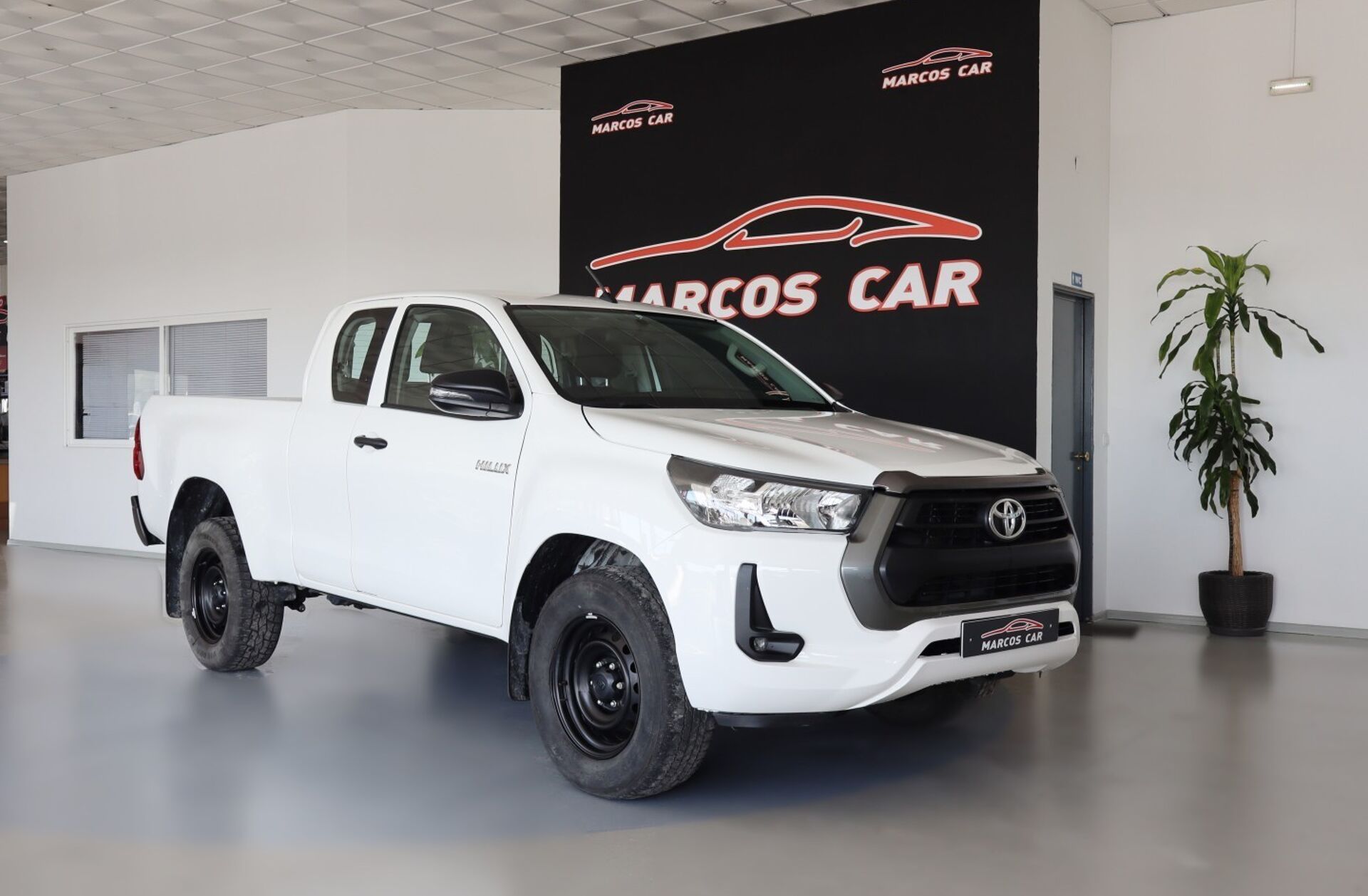 TOYOTA Hilux 2.4 D-4D 4WD Trial 3L