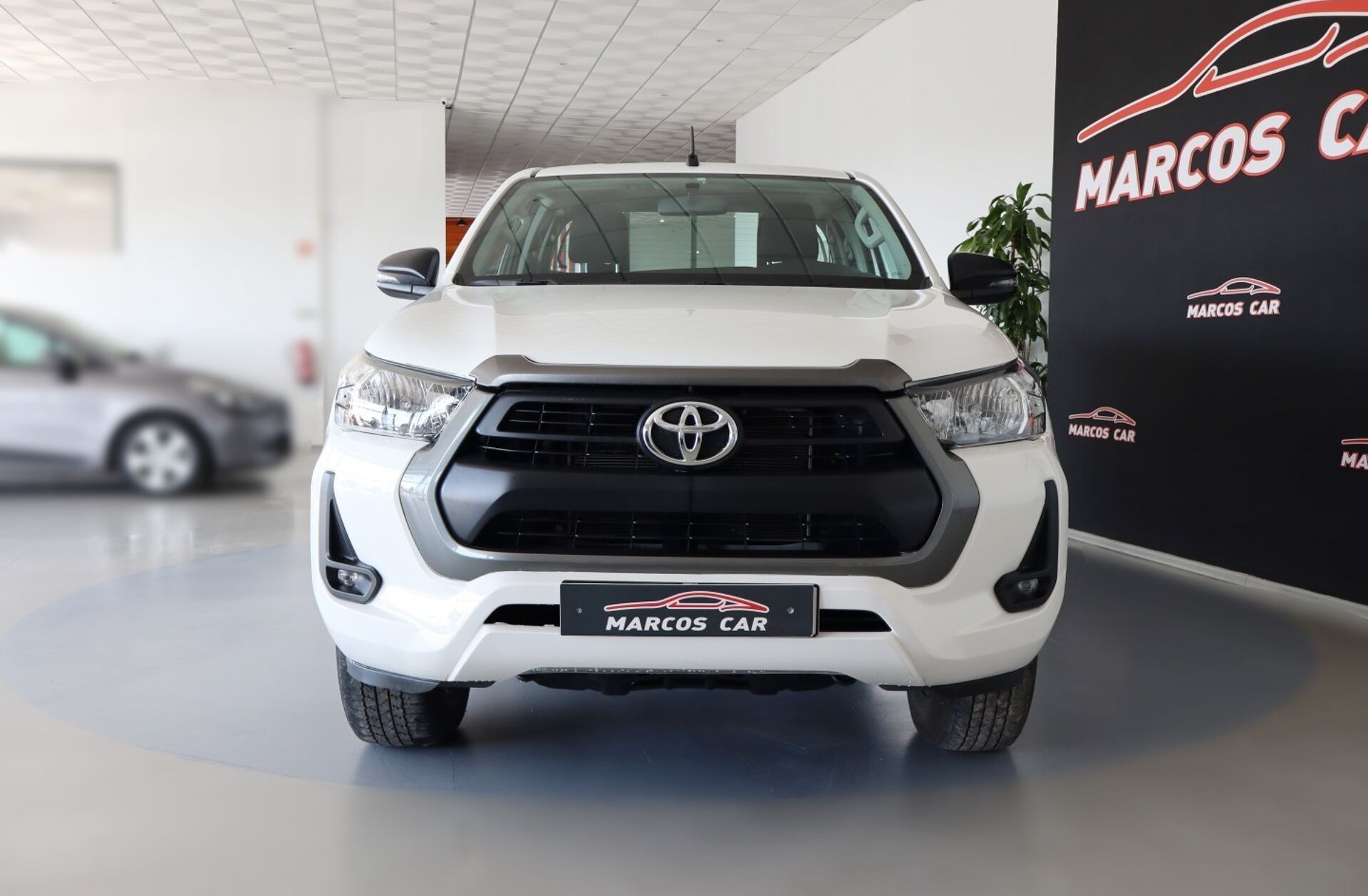 TOYOTA Hilux 2.4 D-4D 4WD Trial 3L