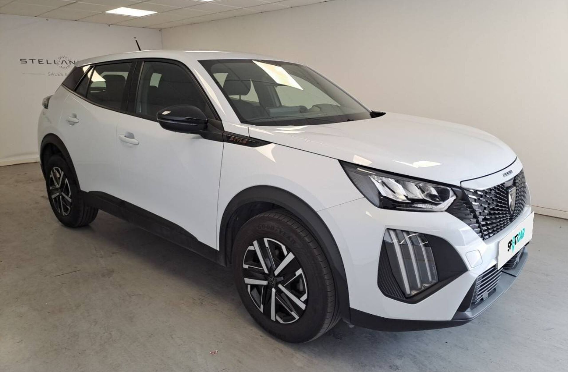 PEUGEOT 2008 1.2 PureTech Style