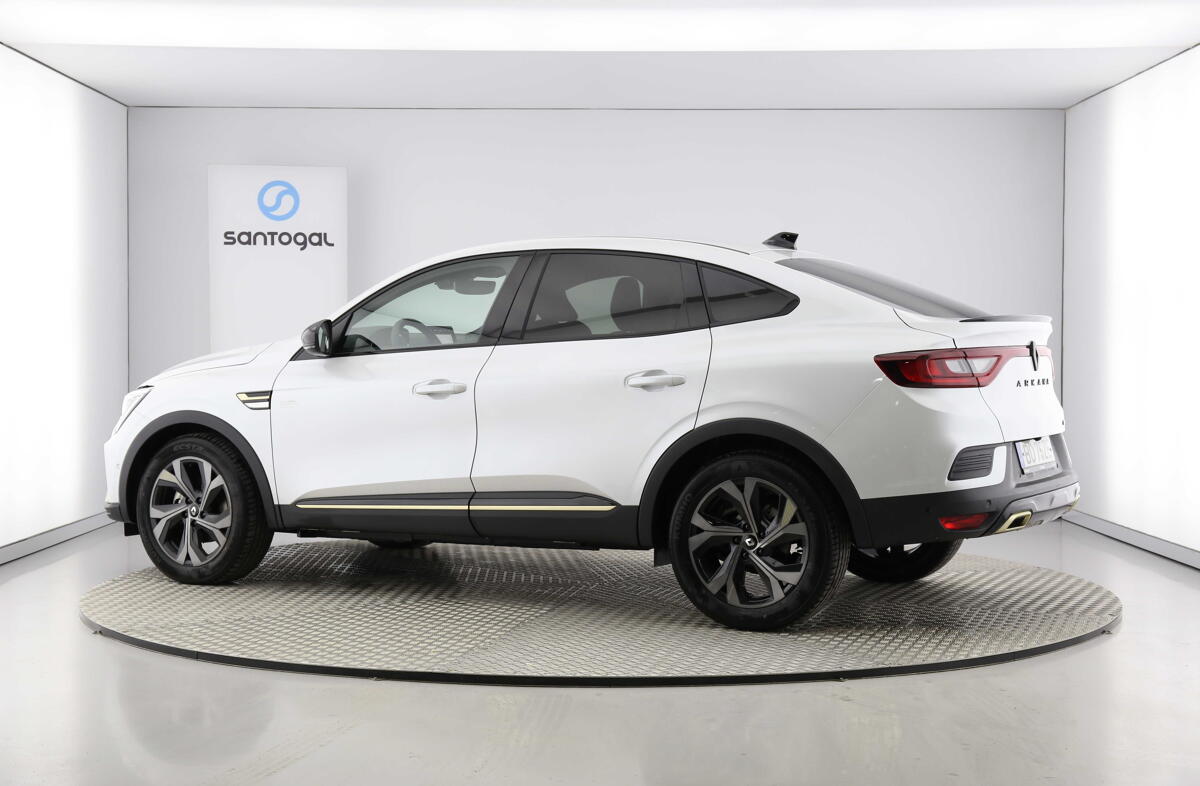 RENAULT Arkana 1.6 E-Tech Full Hybrid Engineered