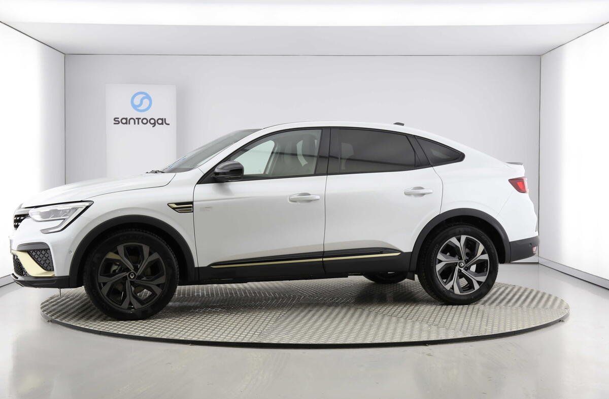 RENAULT Arkana 1.6 E-Tech Full Hybrid Engineered