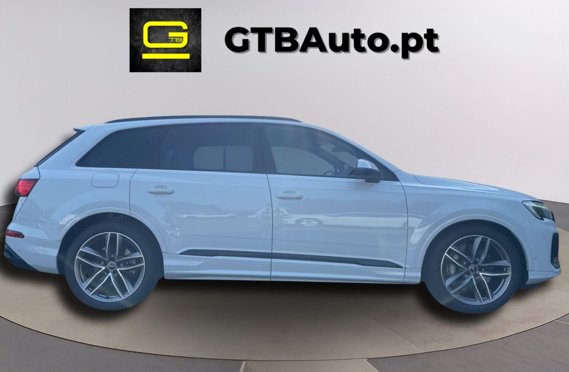 AUDI Q7 55 TFSIe quattro S line Tiptronic