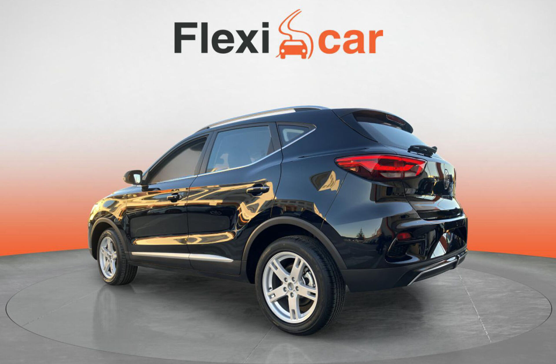 MG ZS 72.6 kWh Luxury OBC 11 kW