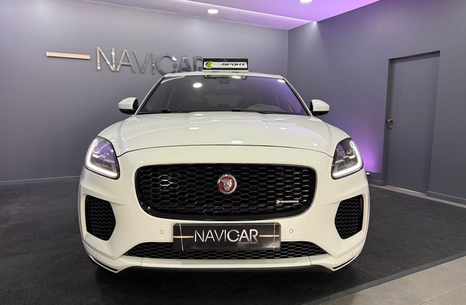 JAGUAR E-Pace 2.0 i4D R-Dynamic AWD Aut.