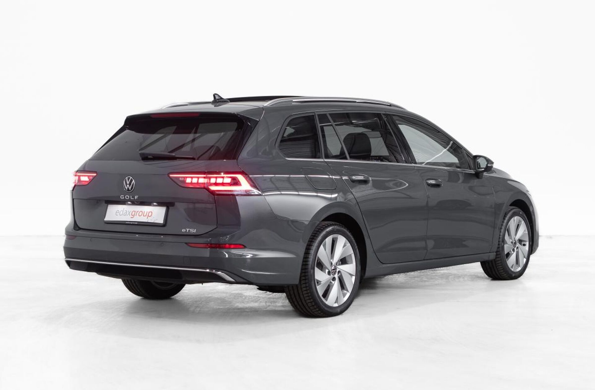 VOLKSWAGEN Golf Variant 1.5 eTSI Life DSG