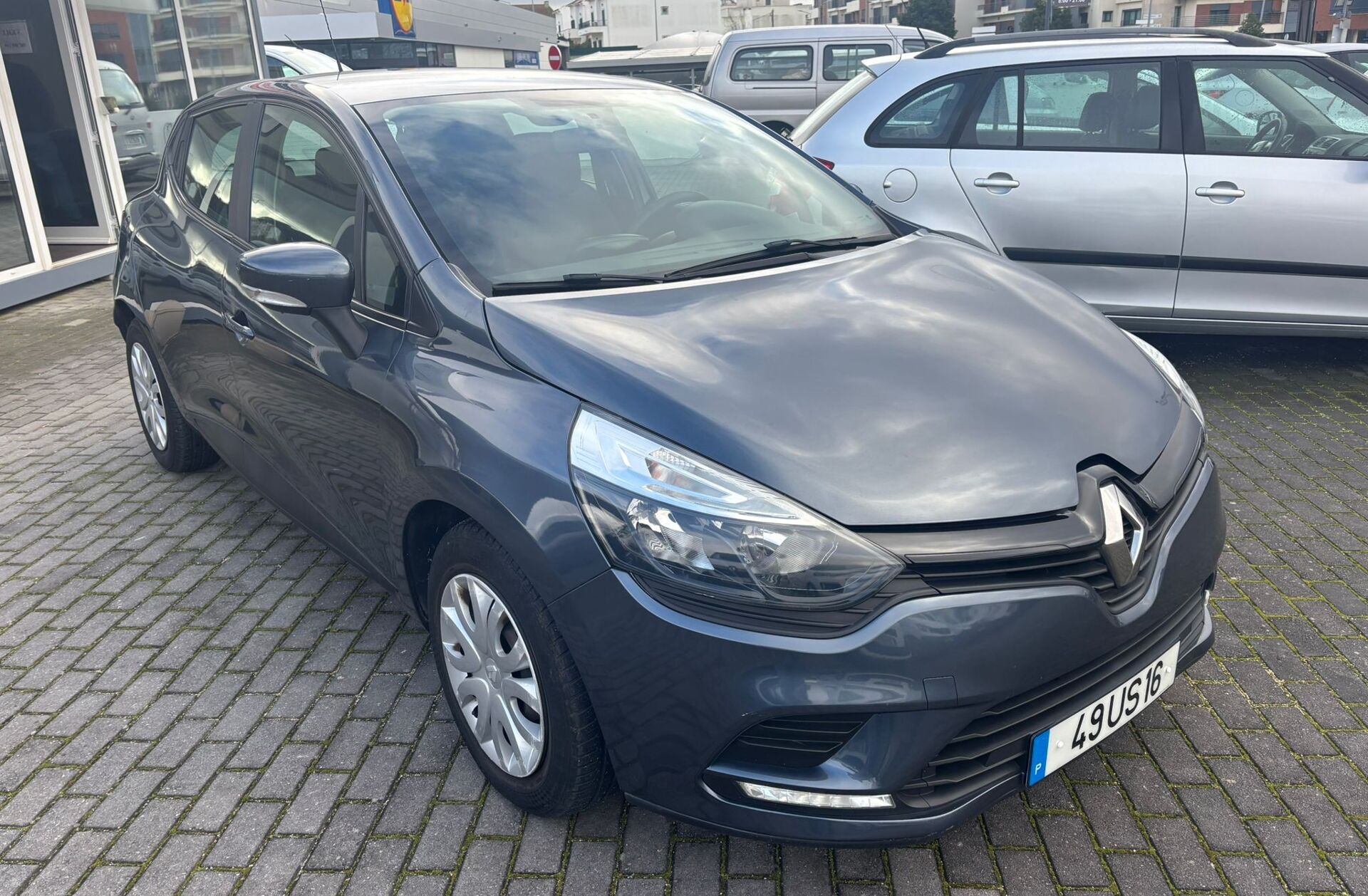 RENAULT Clio 1.2 Zen