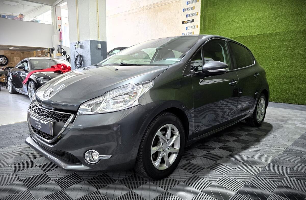 PEUGEOT 208 1.2 PureTech Active