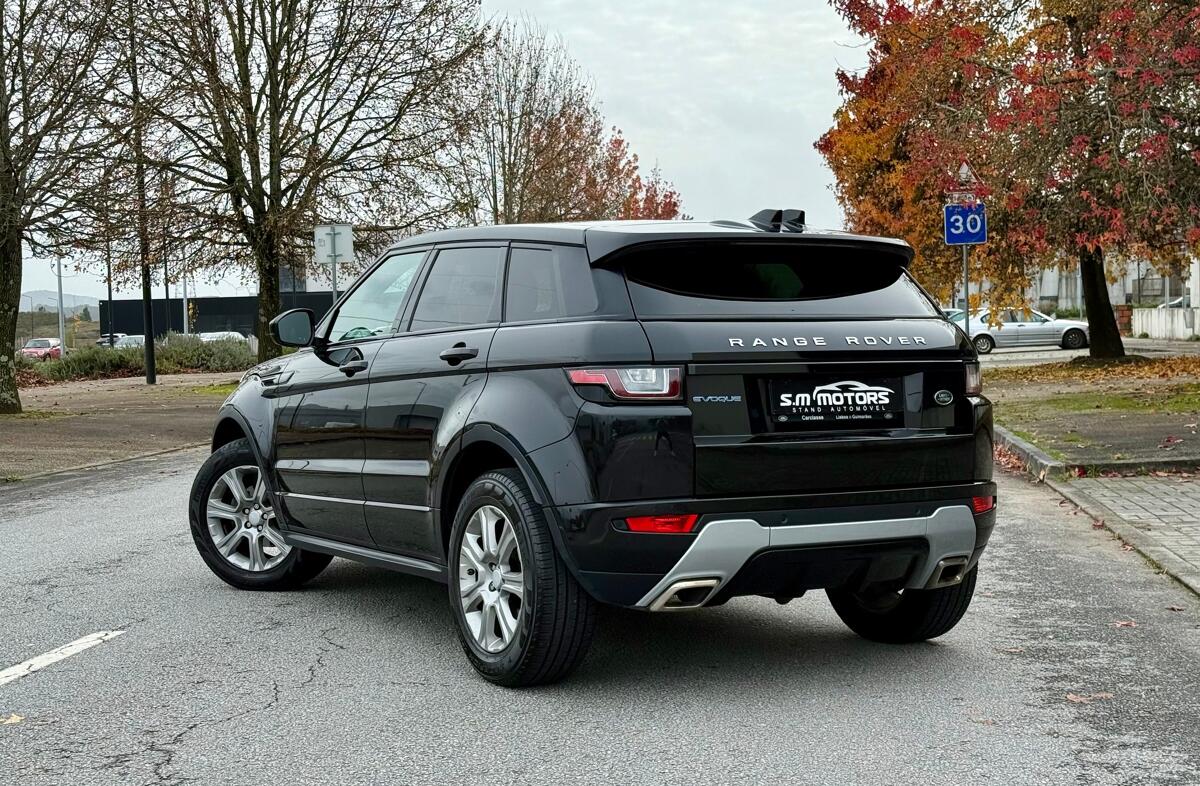LAND ROVER Range Rover Evoque 2.0 eD4 SE Dynamic