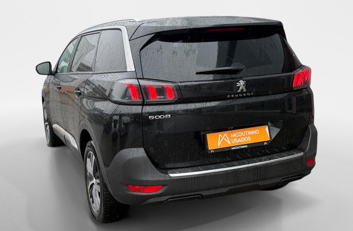 PEUGEOT 5008 1.2 PureTech Allure Pack EAT8