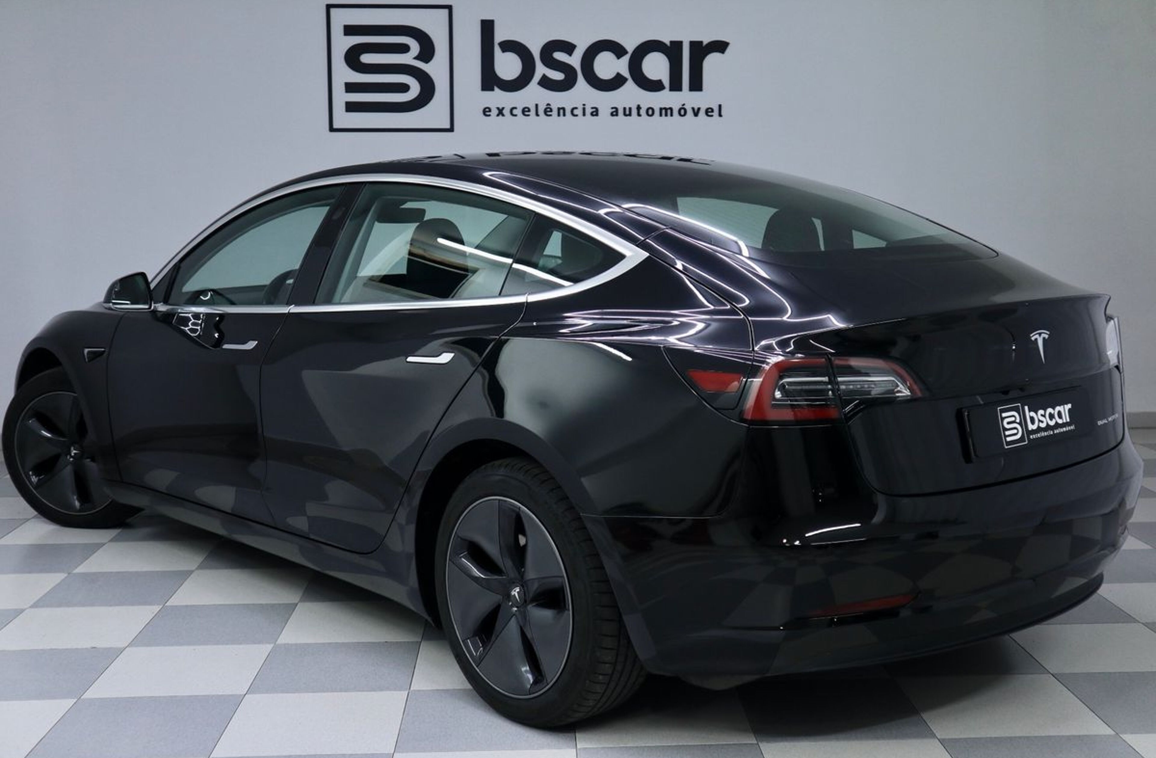 TESLA Model 3 Long-Range Dual Motor AWD