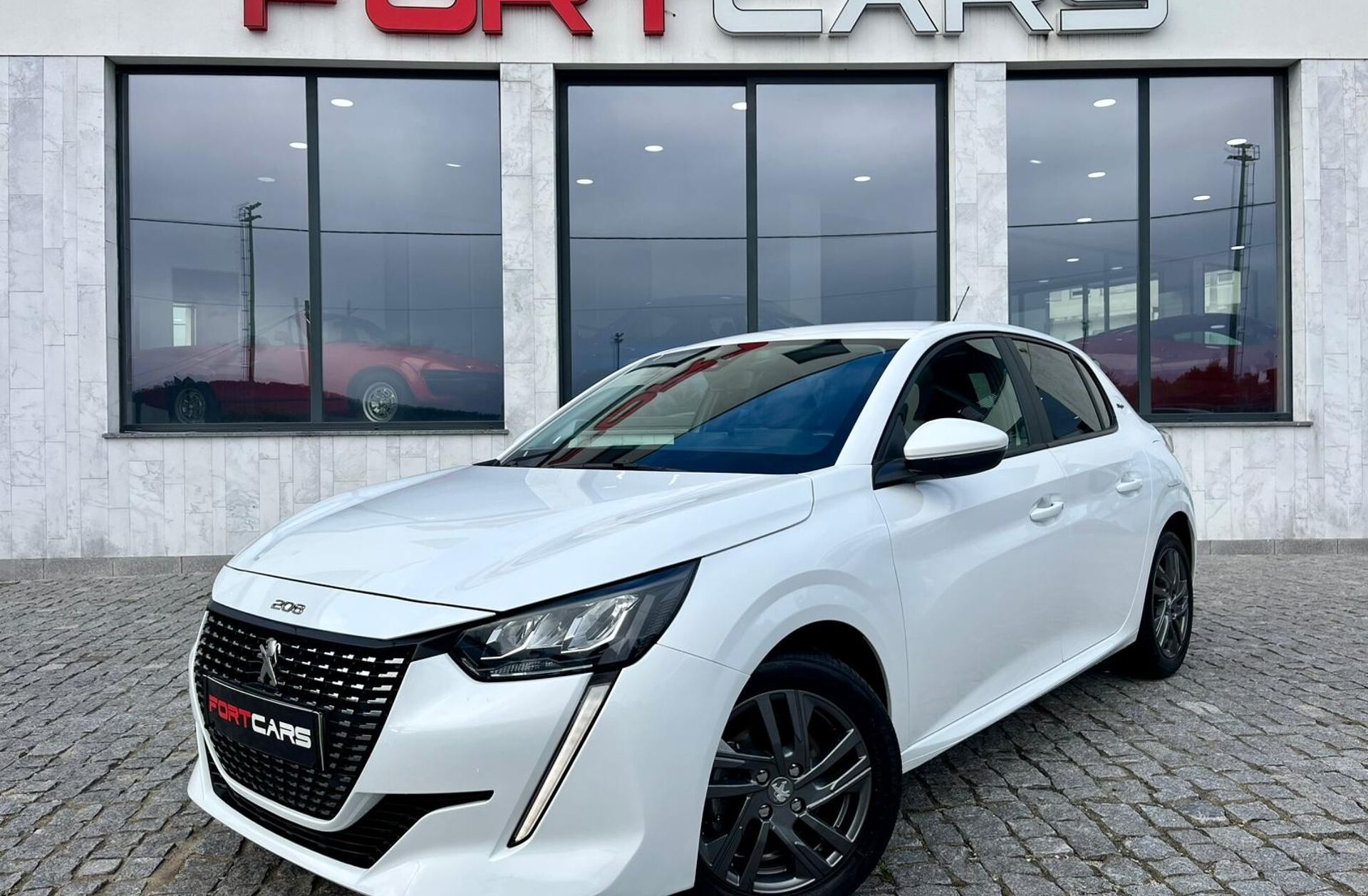 PEUGEOT 208 1.2 PureTech GT EAT8