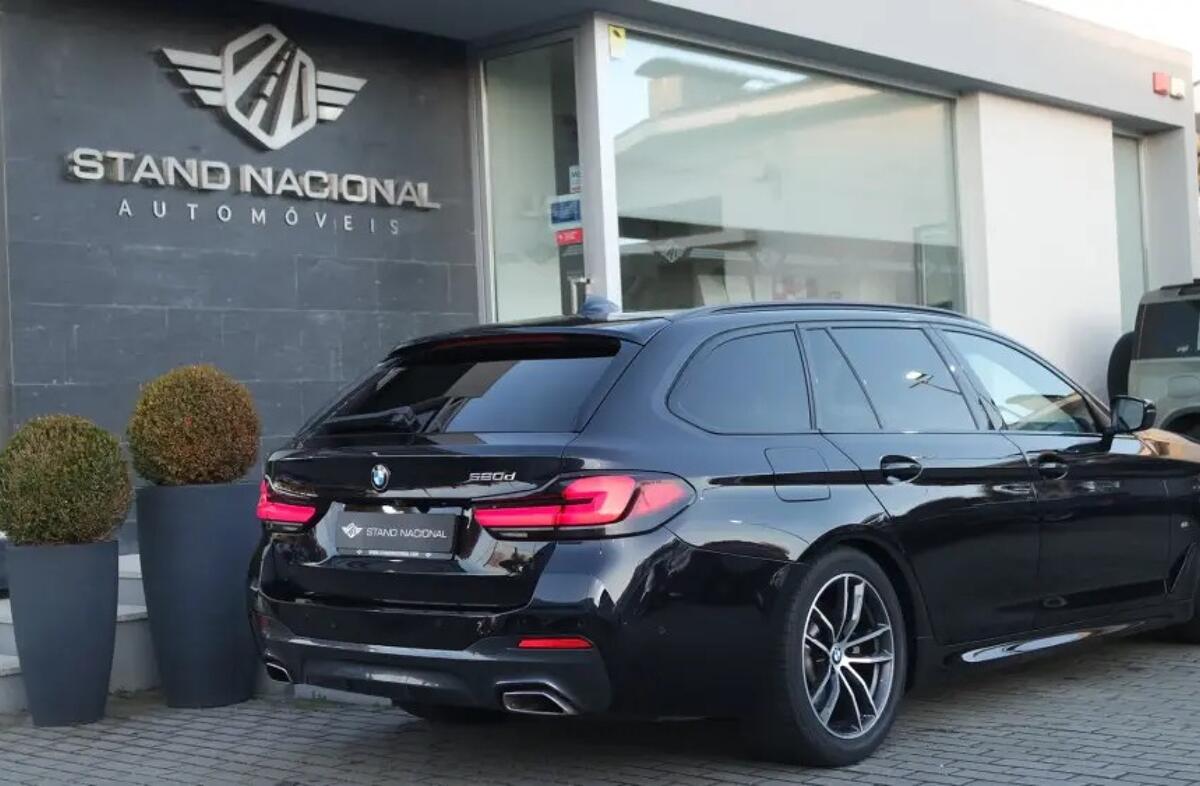 BMW Serie-5 520 d Pack Desportivo M Auto