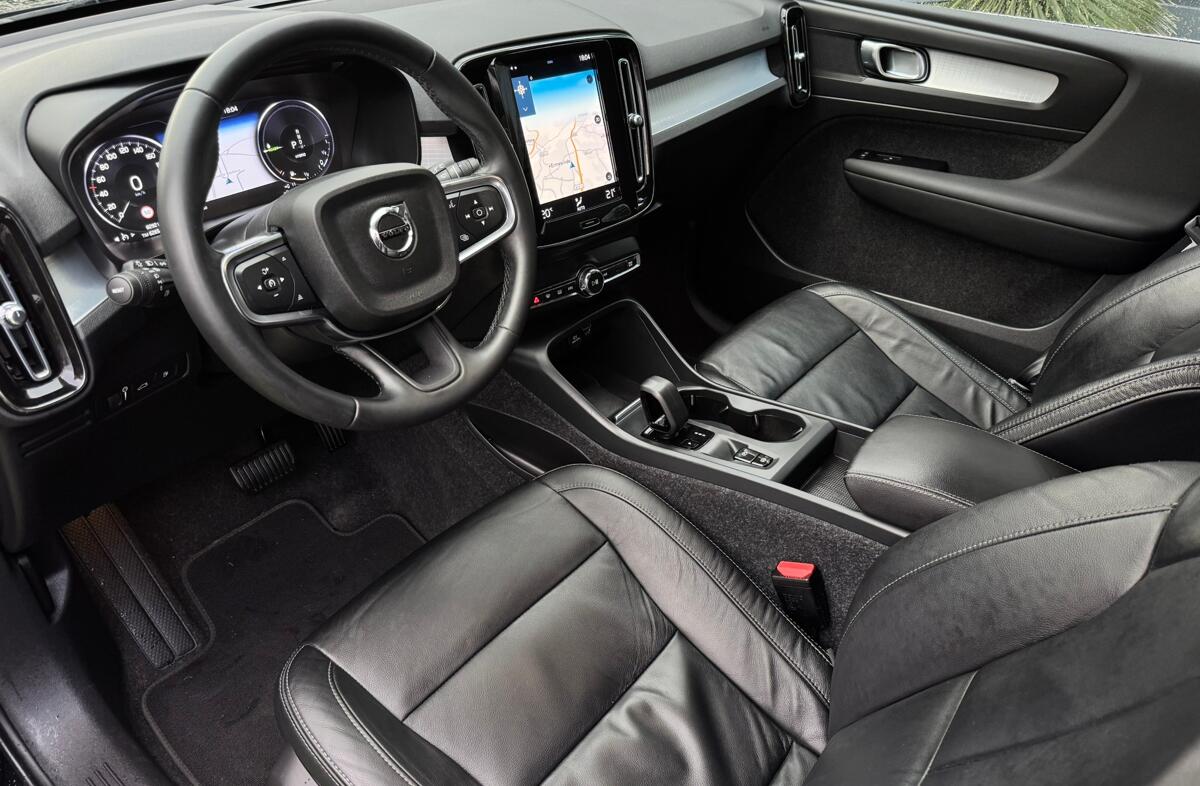 VOLVO XC40 1.5 T4 PHEV Inscription Expression