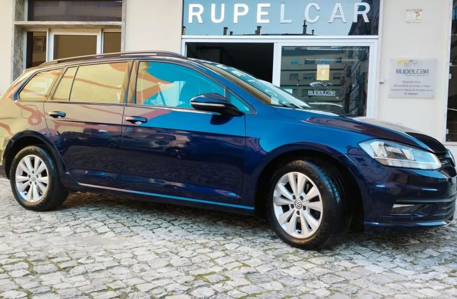 VOLKSWAGEN Golf 1.6 TDI Highline
