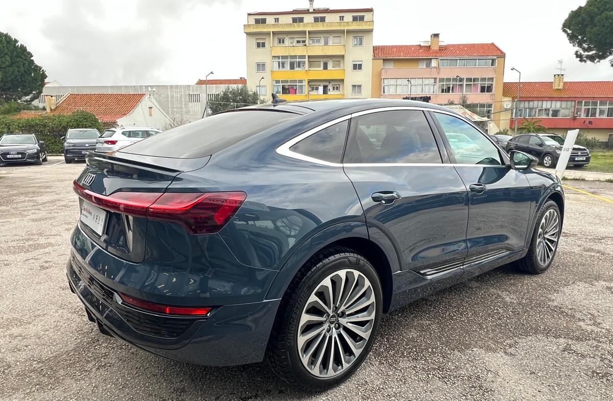 AUDI Q8 50 quattro S line