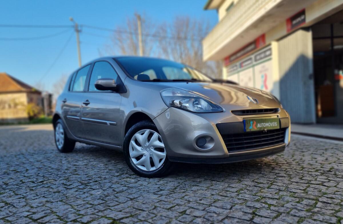 RENAULT Clio 1.2 16V Dynamique S