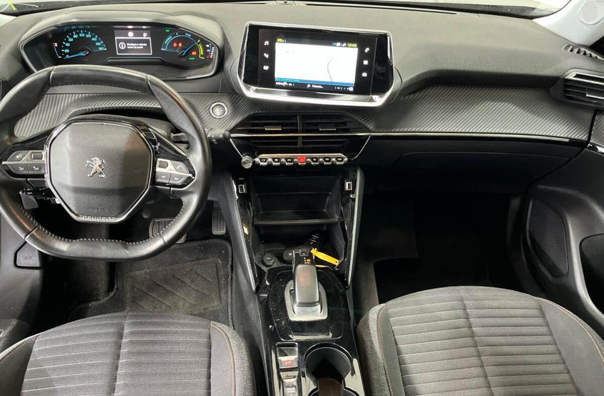 PEUGEOT 2008 e- 50 kWh GT