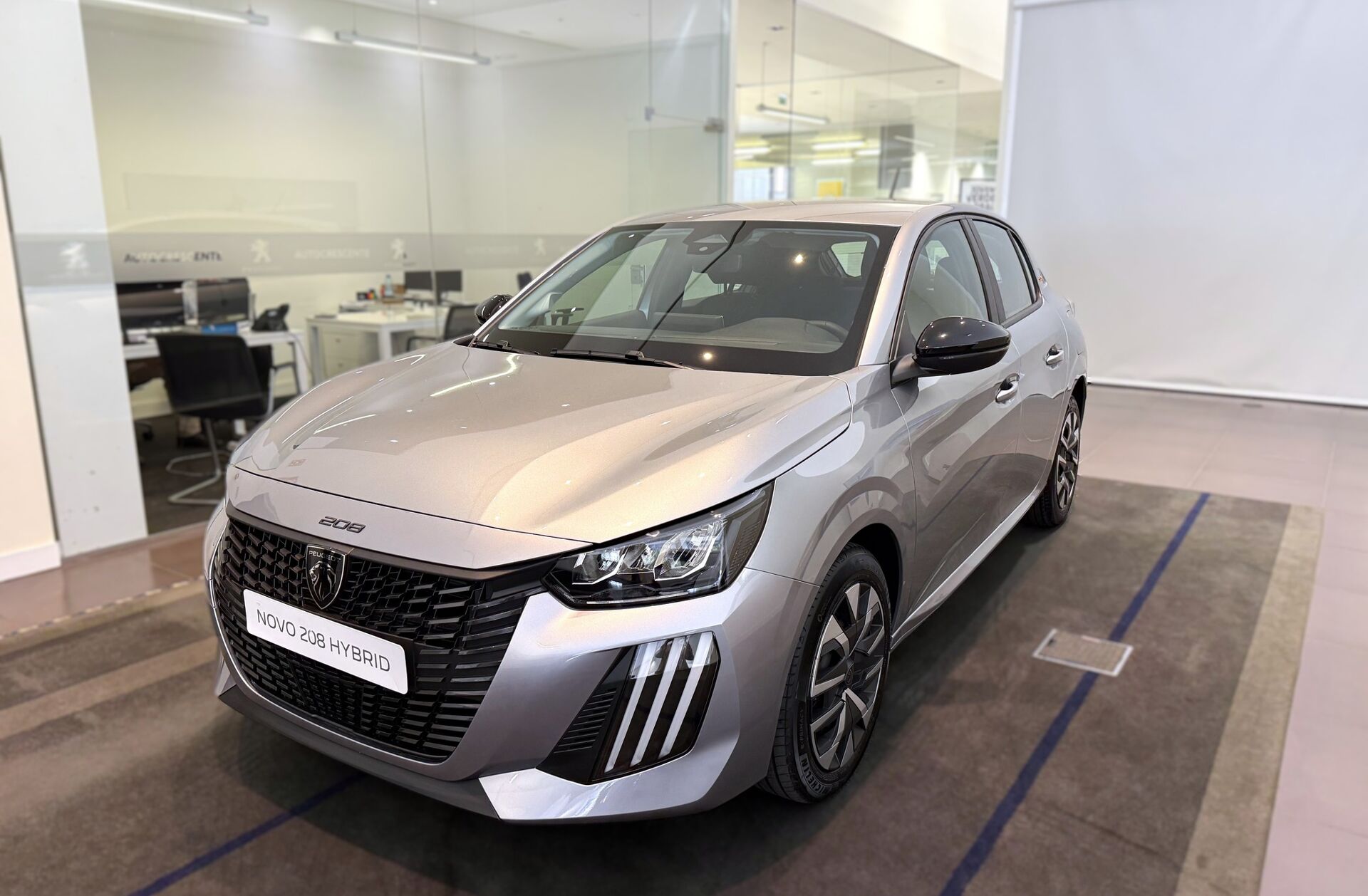 PEUGEOT 208 1.2 Hybrid Style e-DCS6