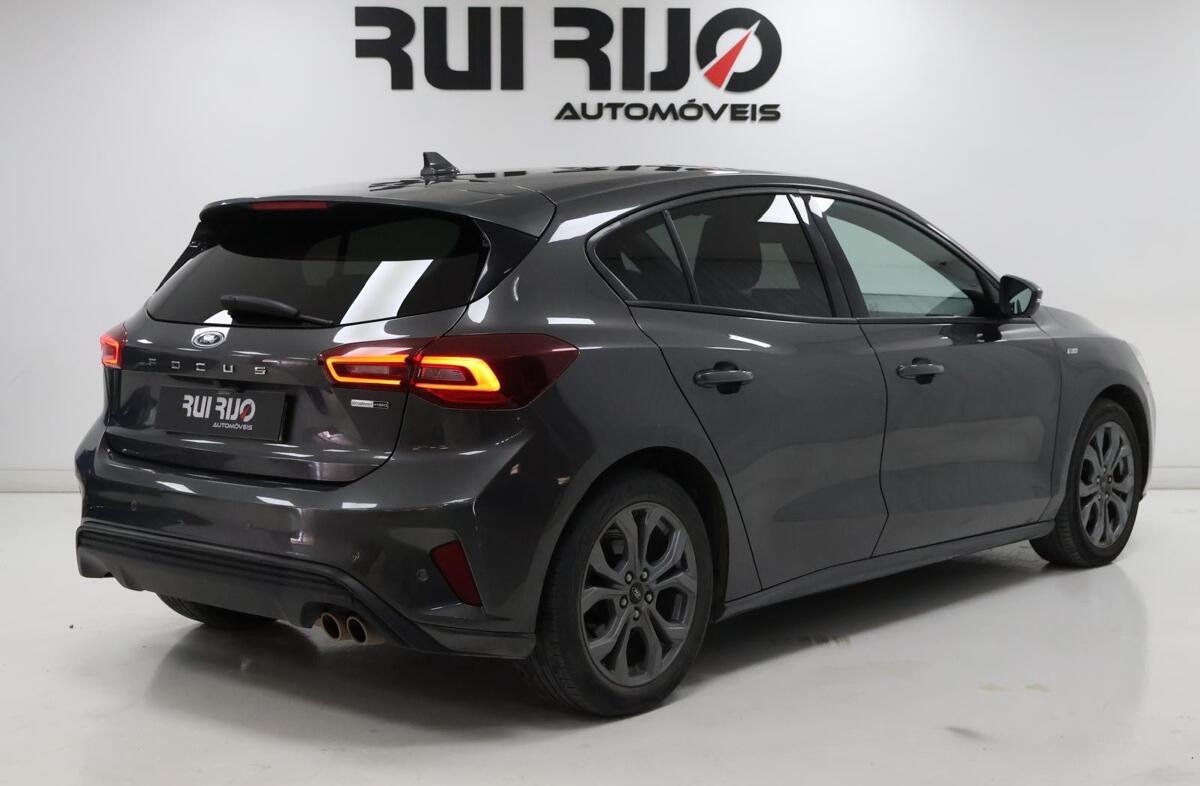 FORD Focus 1.0 EcoBoost MHEV ST-Line