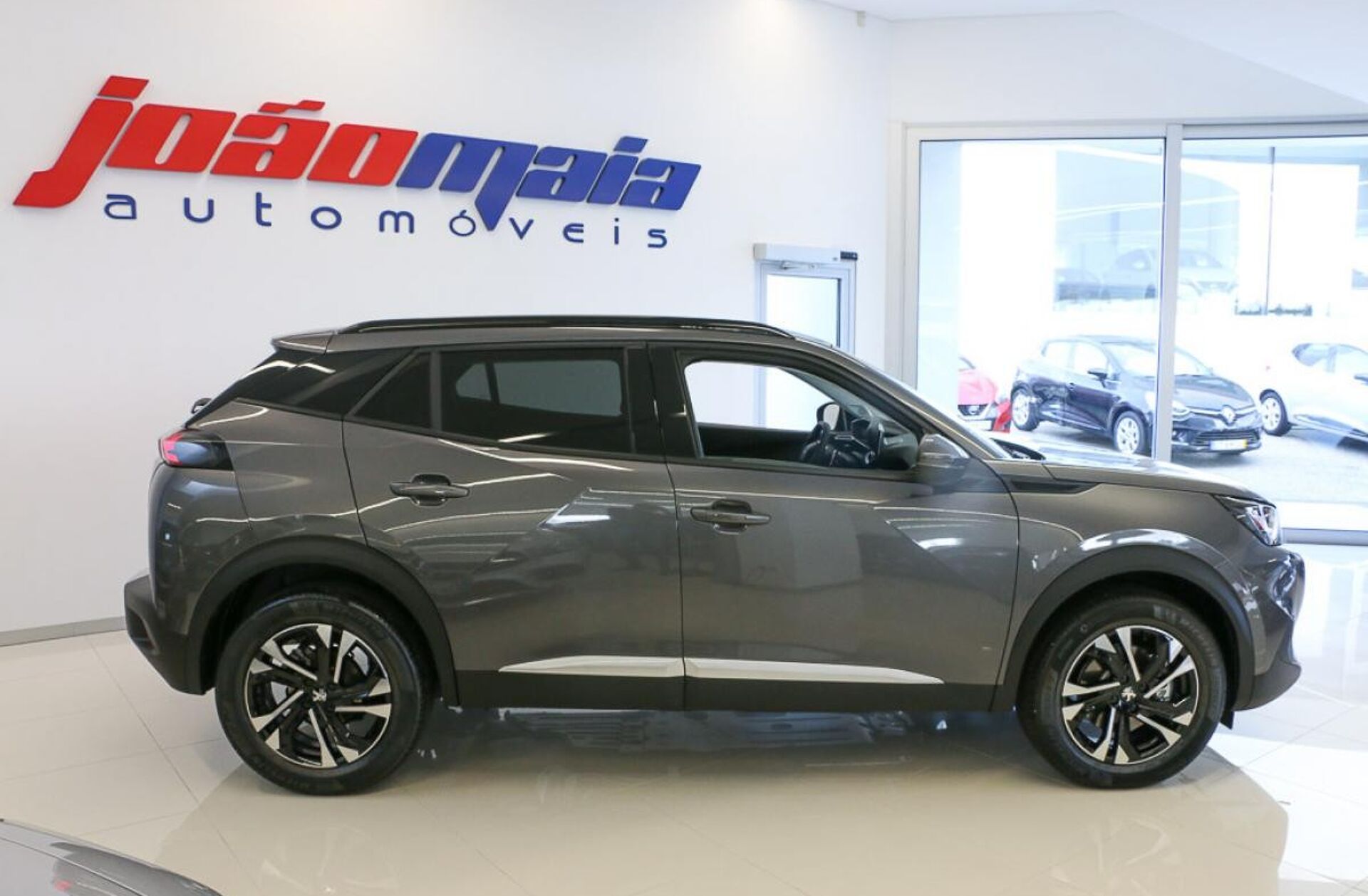 PEUGEOT 2008 1.2 PureTech Allure EAT8