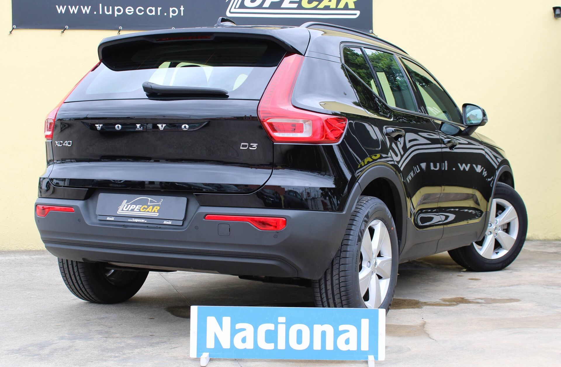 VOLVO XC40 2.0 D3 Momentum Core