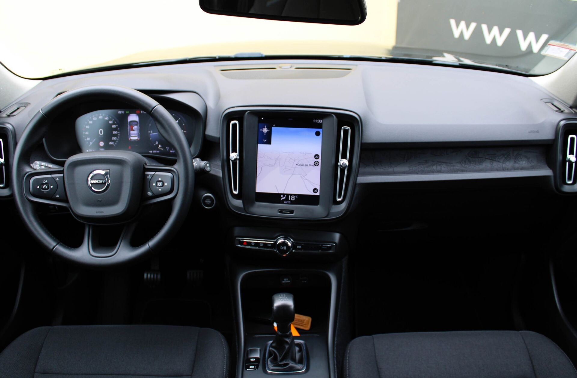 VOLVO XC40 2.0 D3 Momentum Core