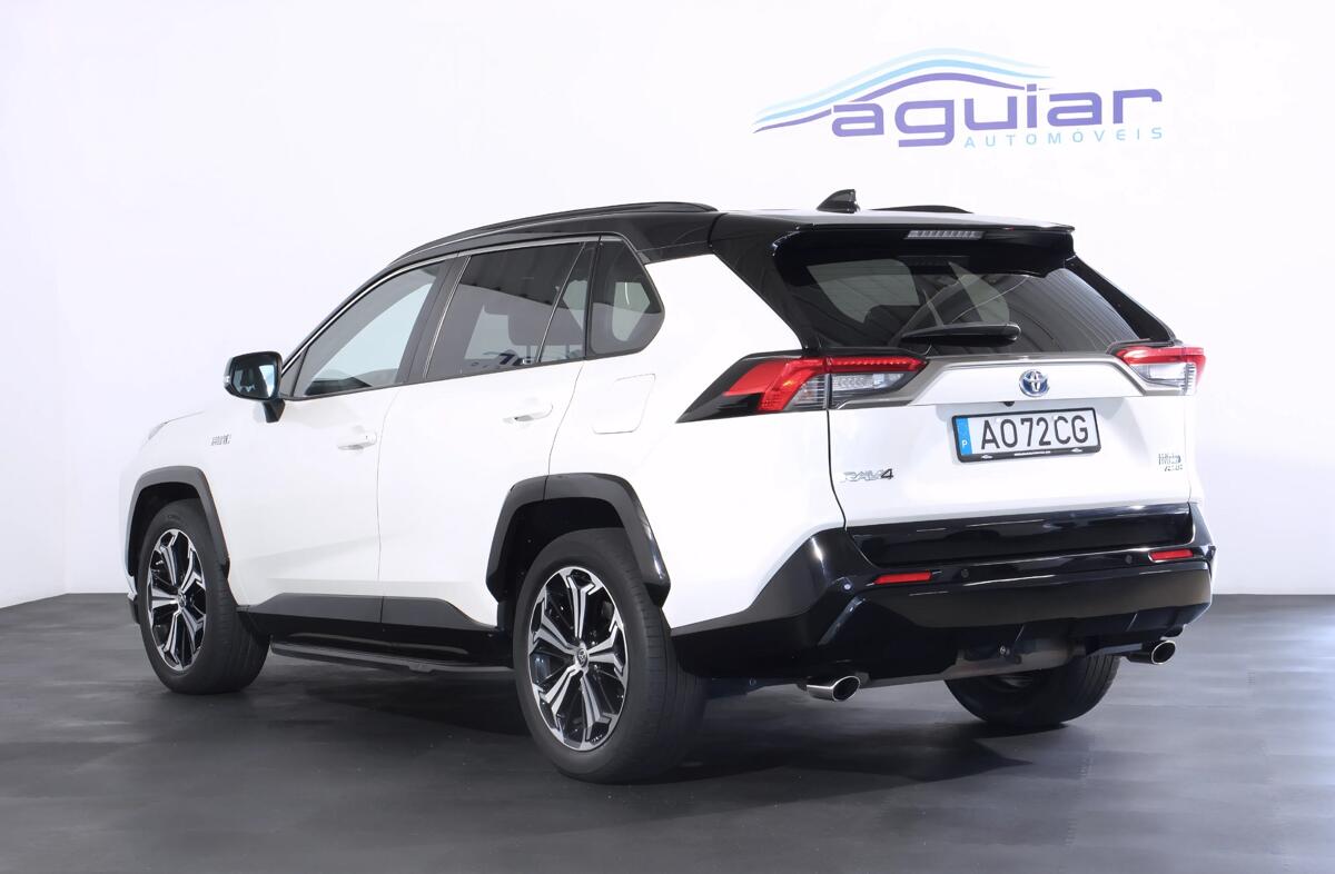 TOYOTA RAV 4 2.5 HDF Exclusive