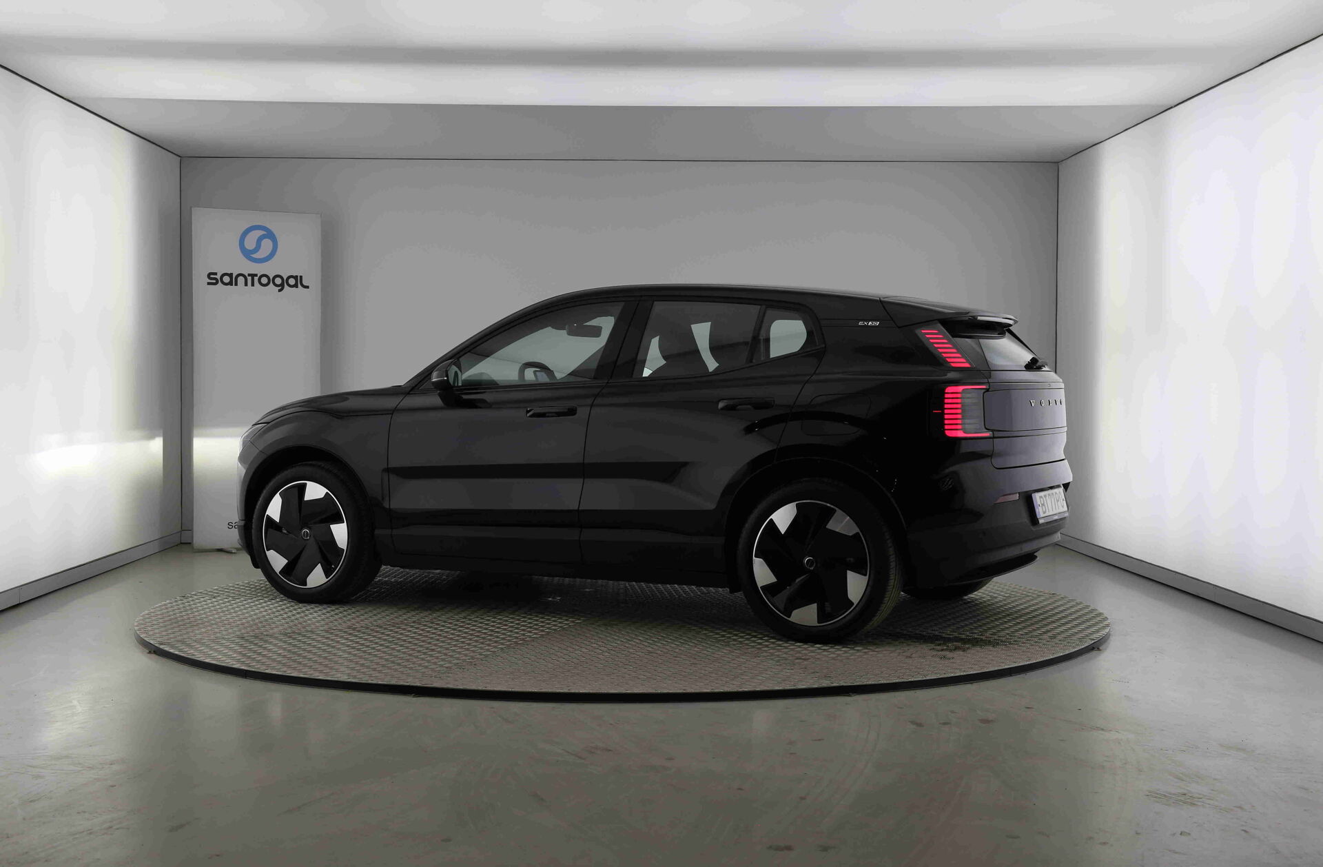 VOLVO EX30 69 kWh Single Motor Extended Range Plus