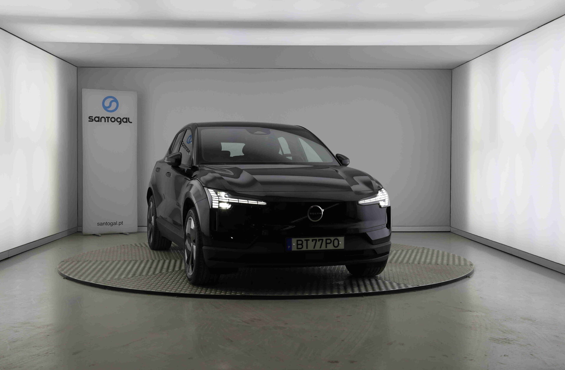 VOLVO EX30 69 kWh Single Motor Extended Range Plus