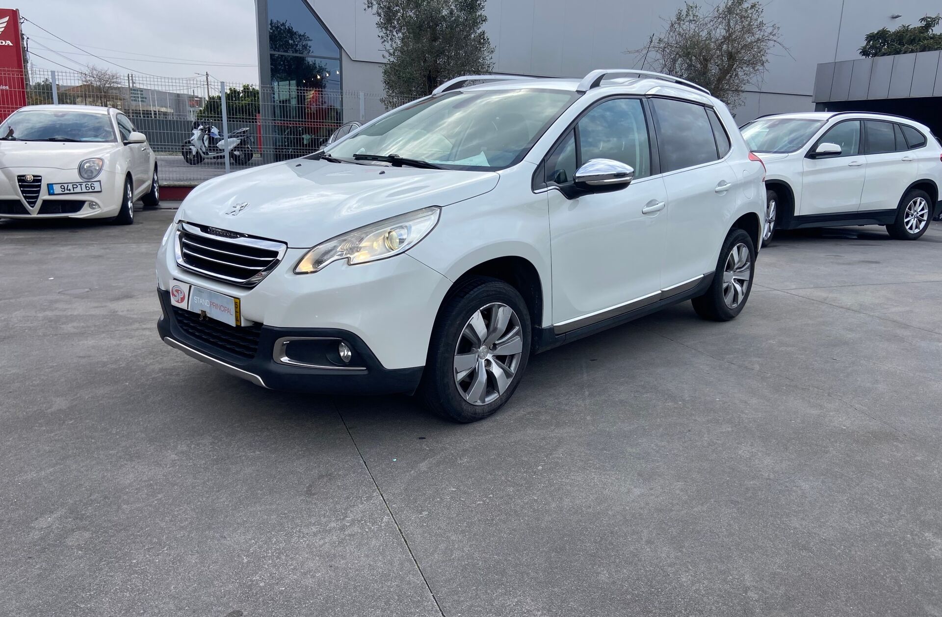 PEUGEOT 2008 1.2 PureTech Allure