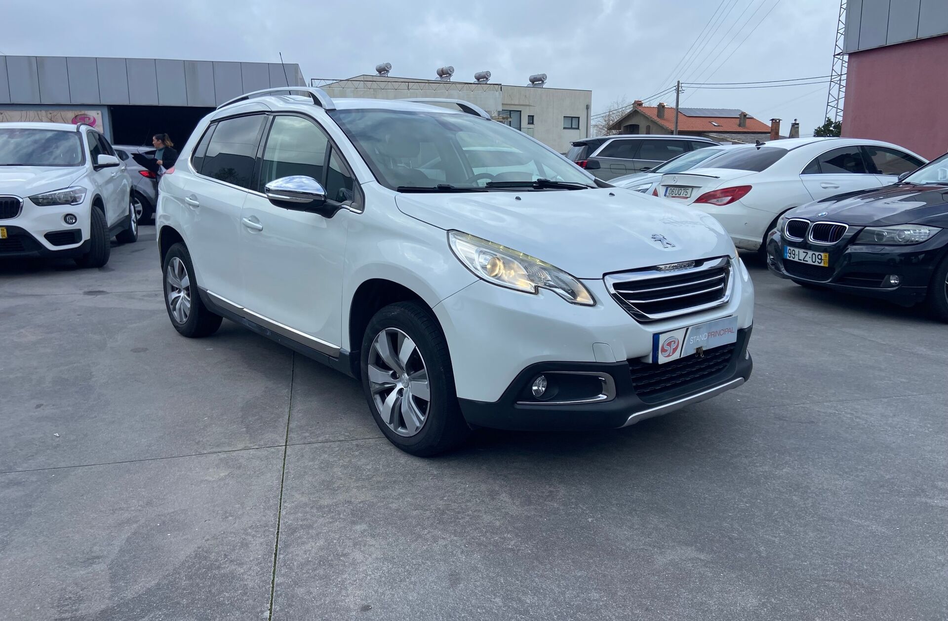 PEUGEOT 2008 1.2 PureTech Allure
