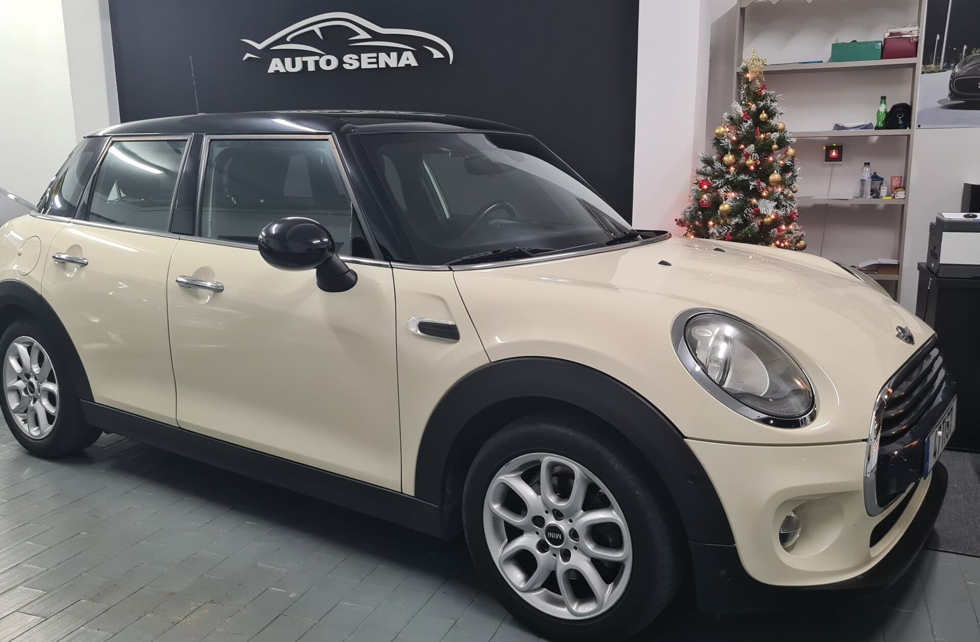 MINI Mini D Auto