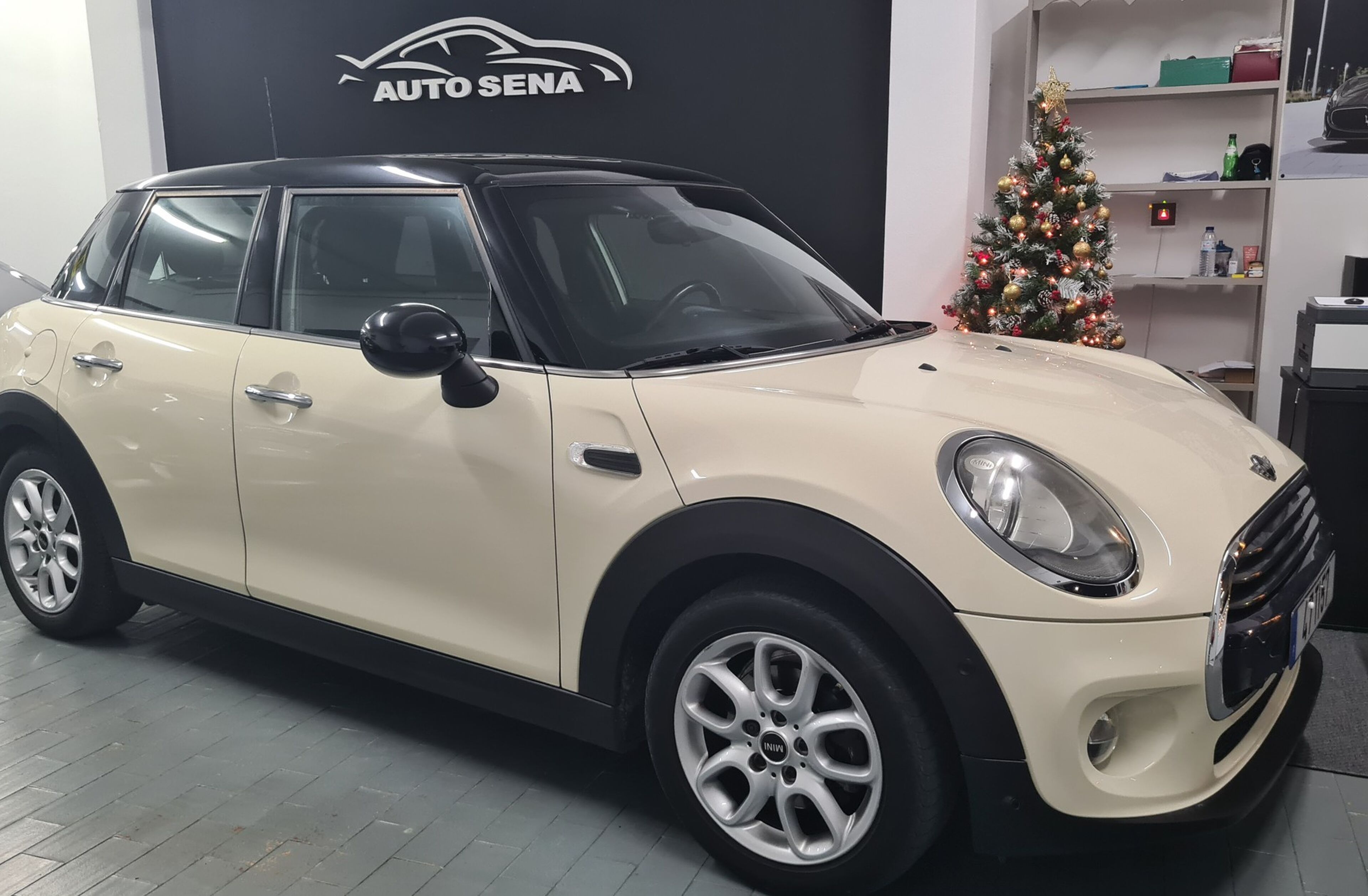 MINI Mini D Auto