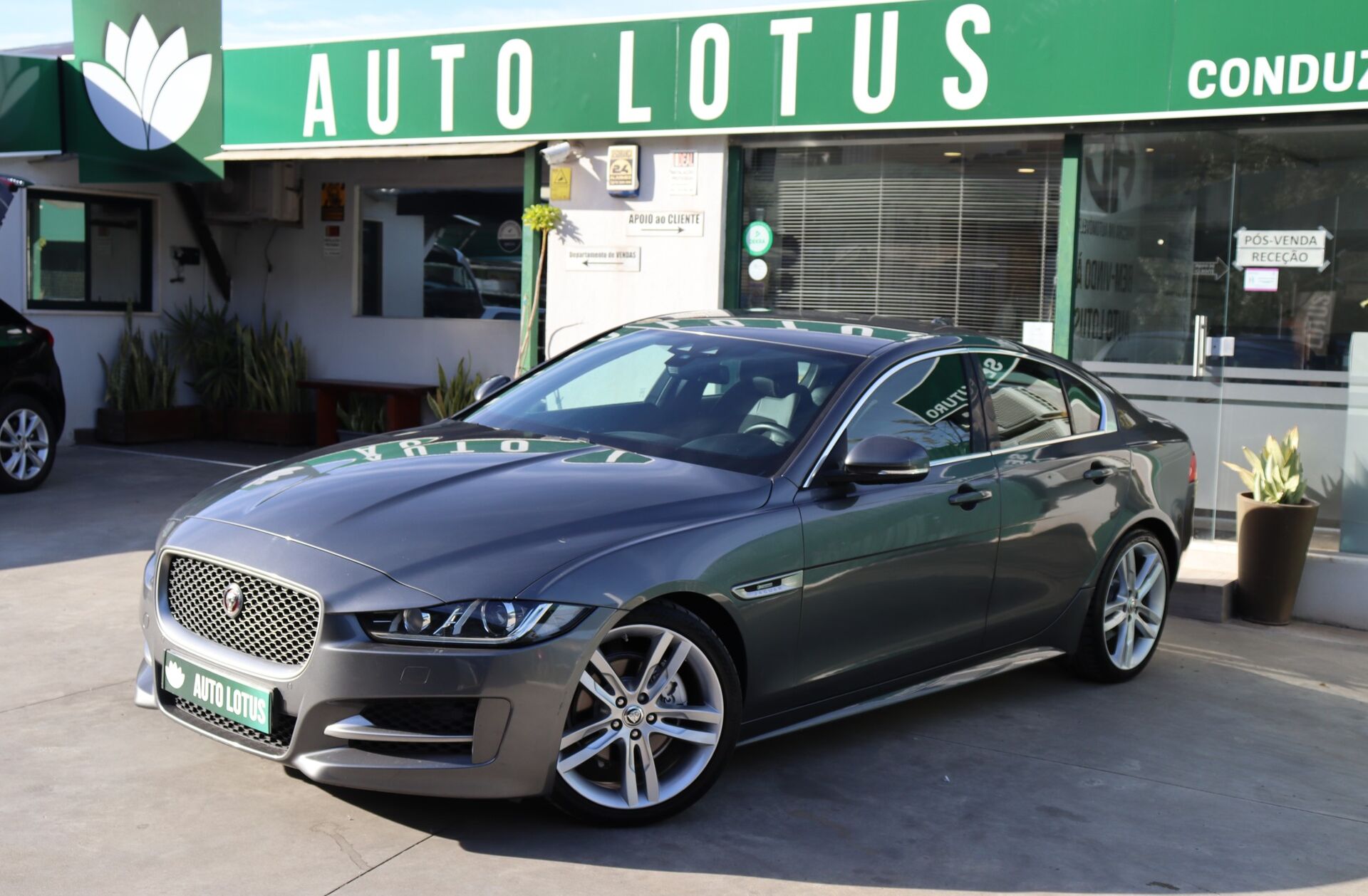 JAGUAR XE 2.0 D R-Sport