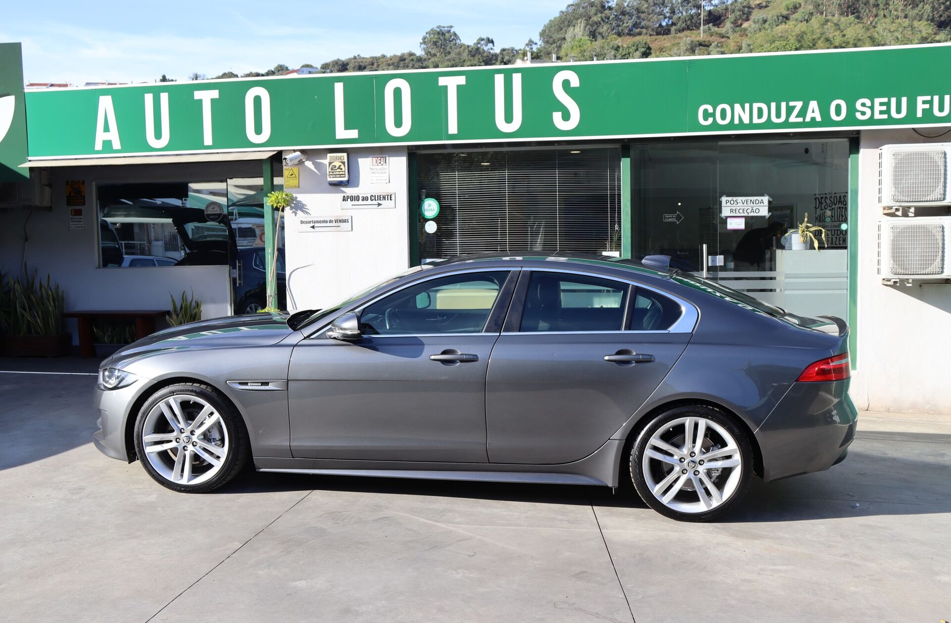 JAGUAR XE 2.0 D R-Sport