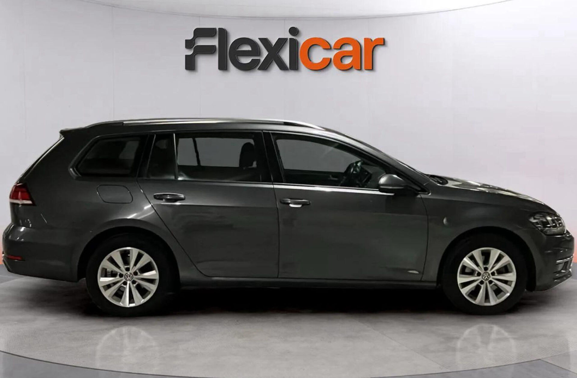 VOLKSWAGEN Golf 1.6 TDi Confortline