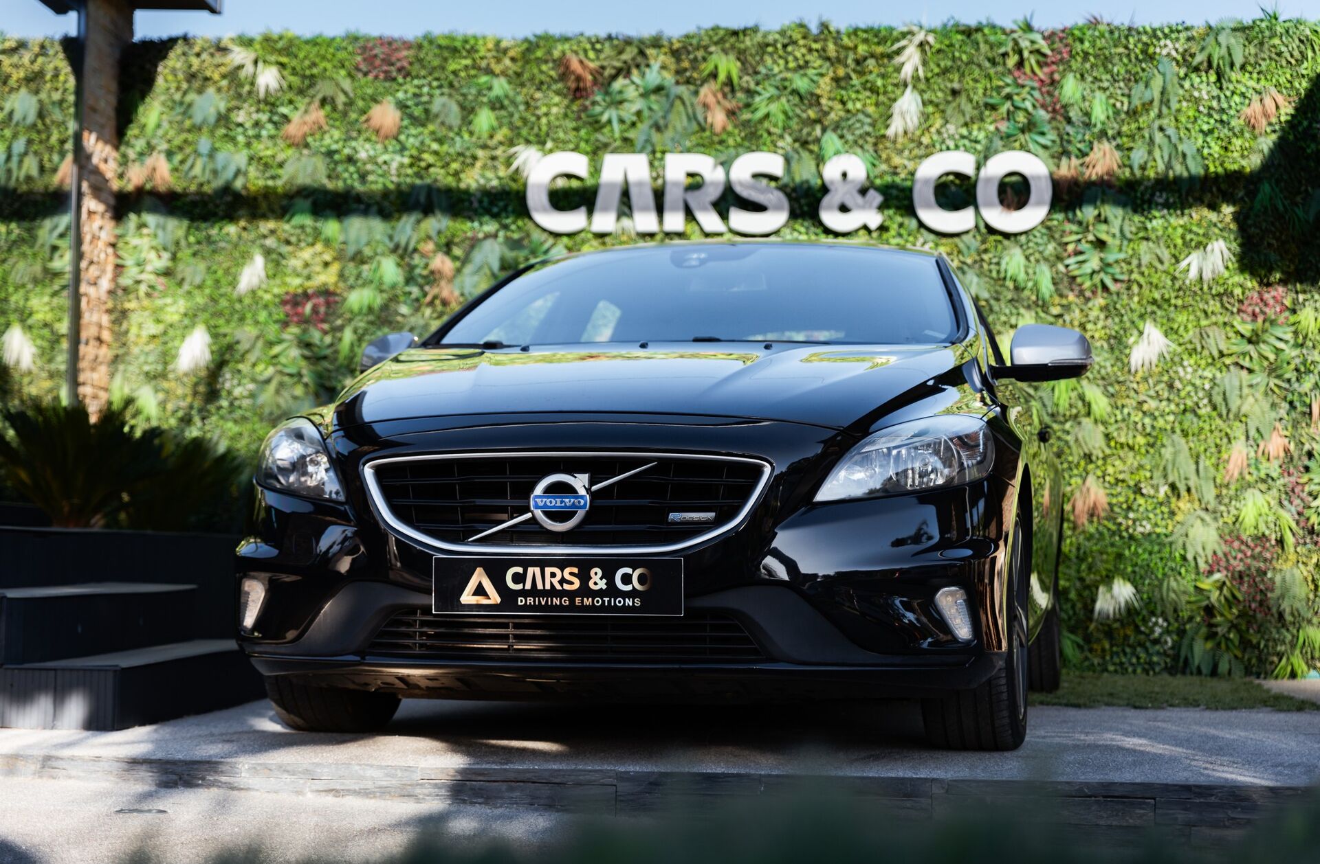 VOLVO V40 1.6 D2 R-Design