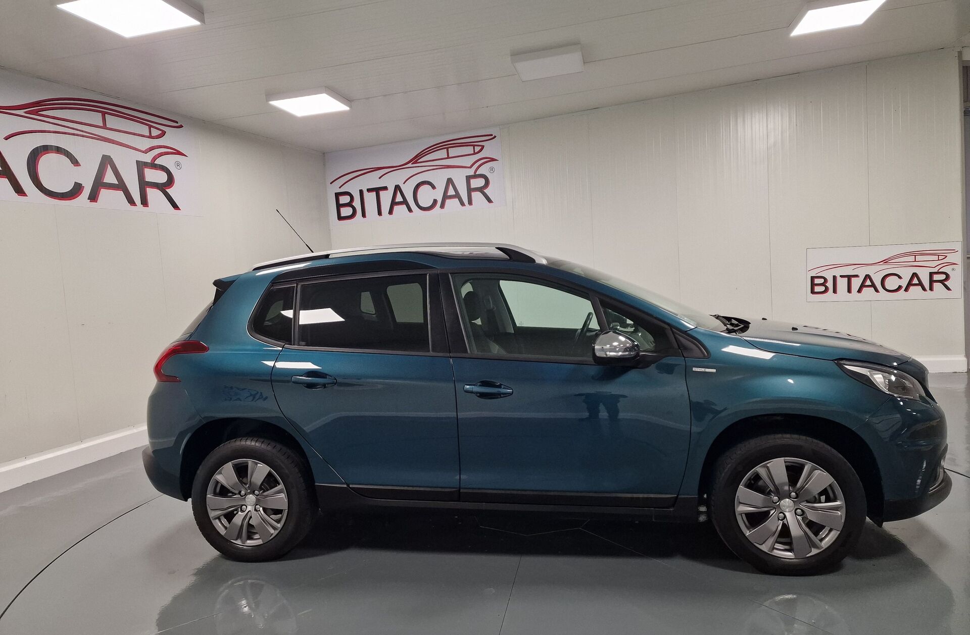 PEUGEOT 2008 1.2 PureTech Style