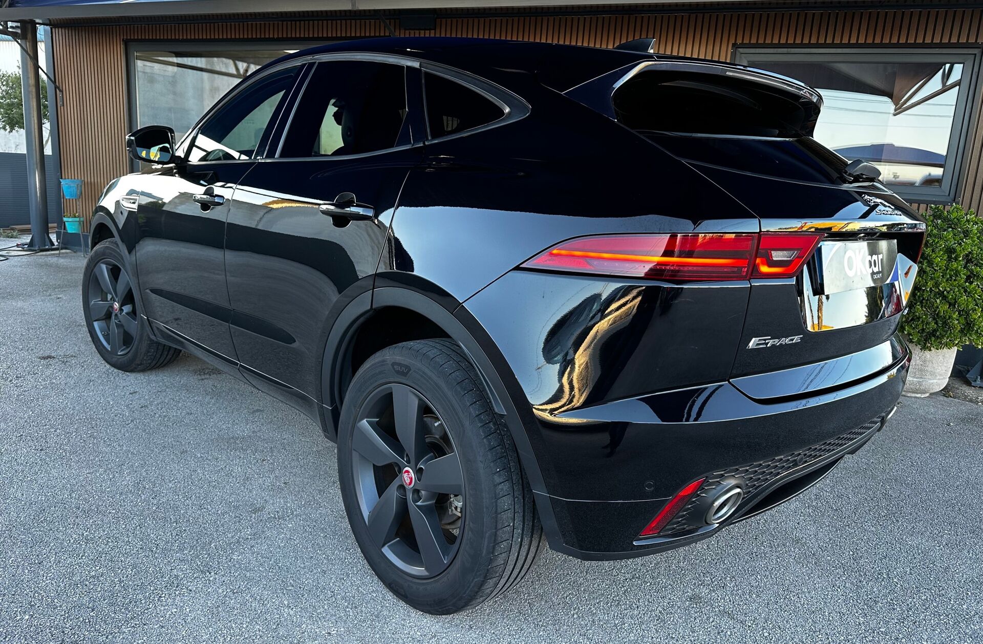 JAGUAR E-Pace 2.0 i4D R-Dynamic S