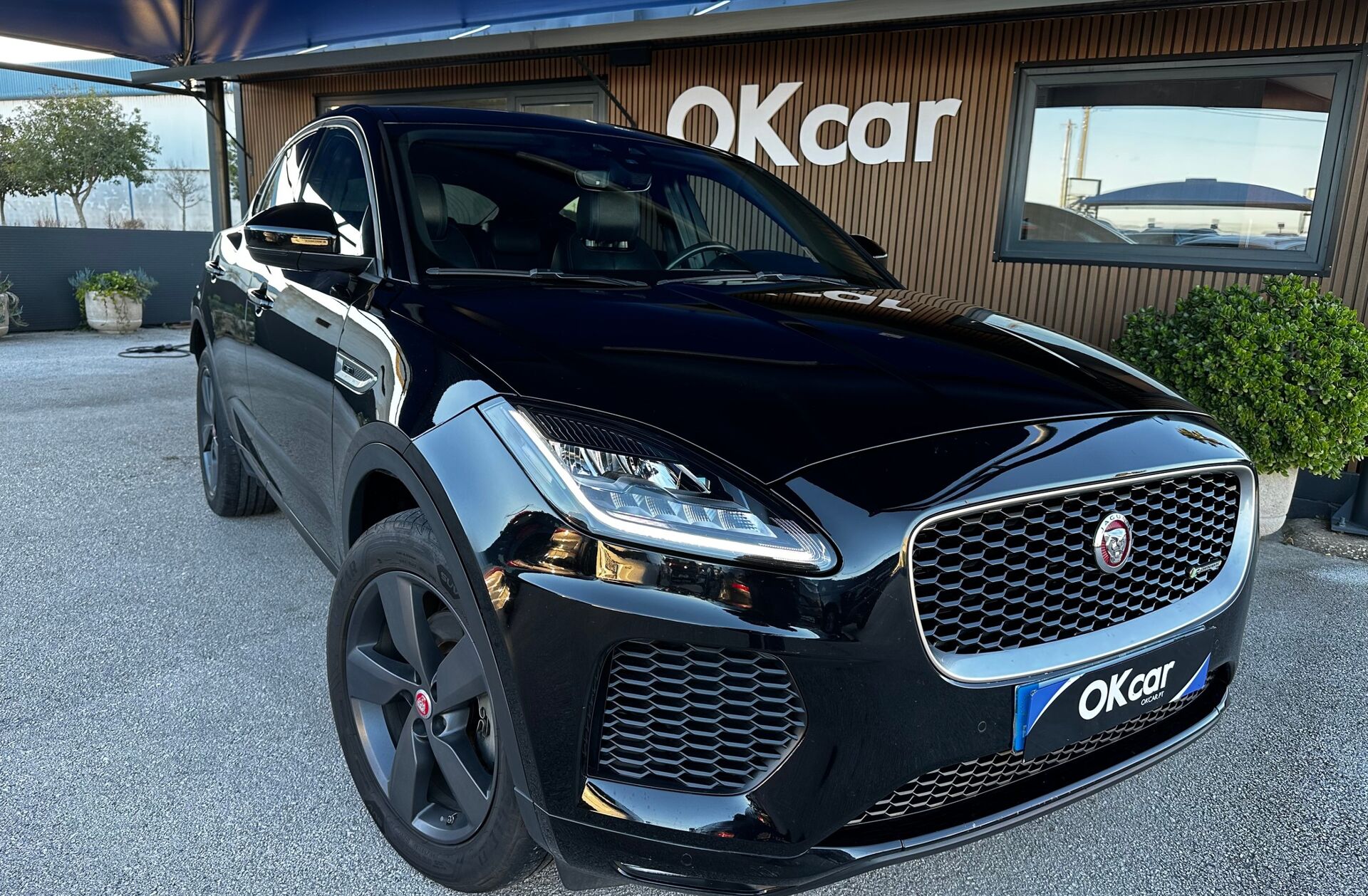 JAGUAR E-Pace 2.0 i4D R-Dynamic S