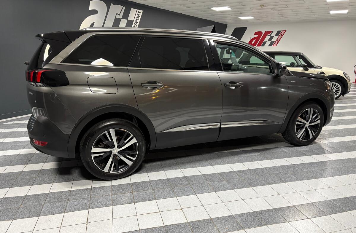 PEUGEOT 5008 1.5 BlueHDi GT Line
