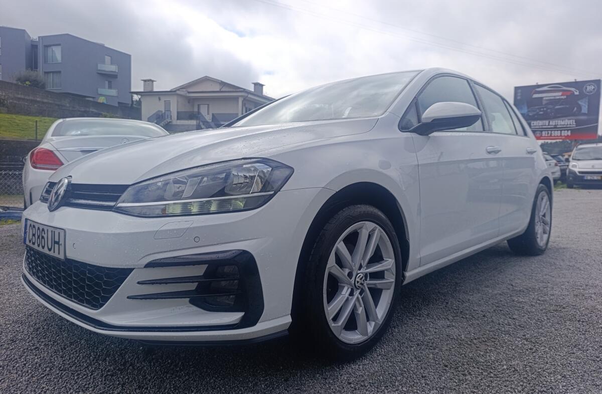VOLKSWAGEN Golf 1.0 TSI Confortline DSG