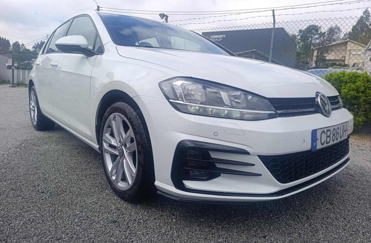 VOLKSWAGEN Golf 1.0 TSI Confortline DSG