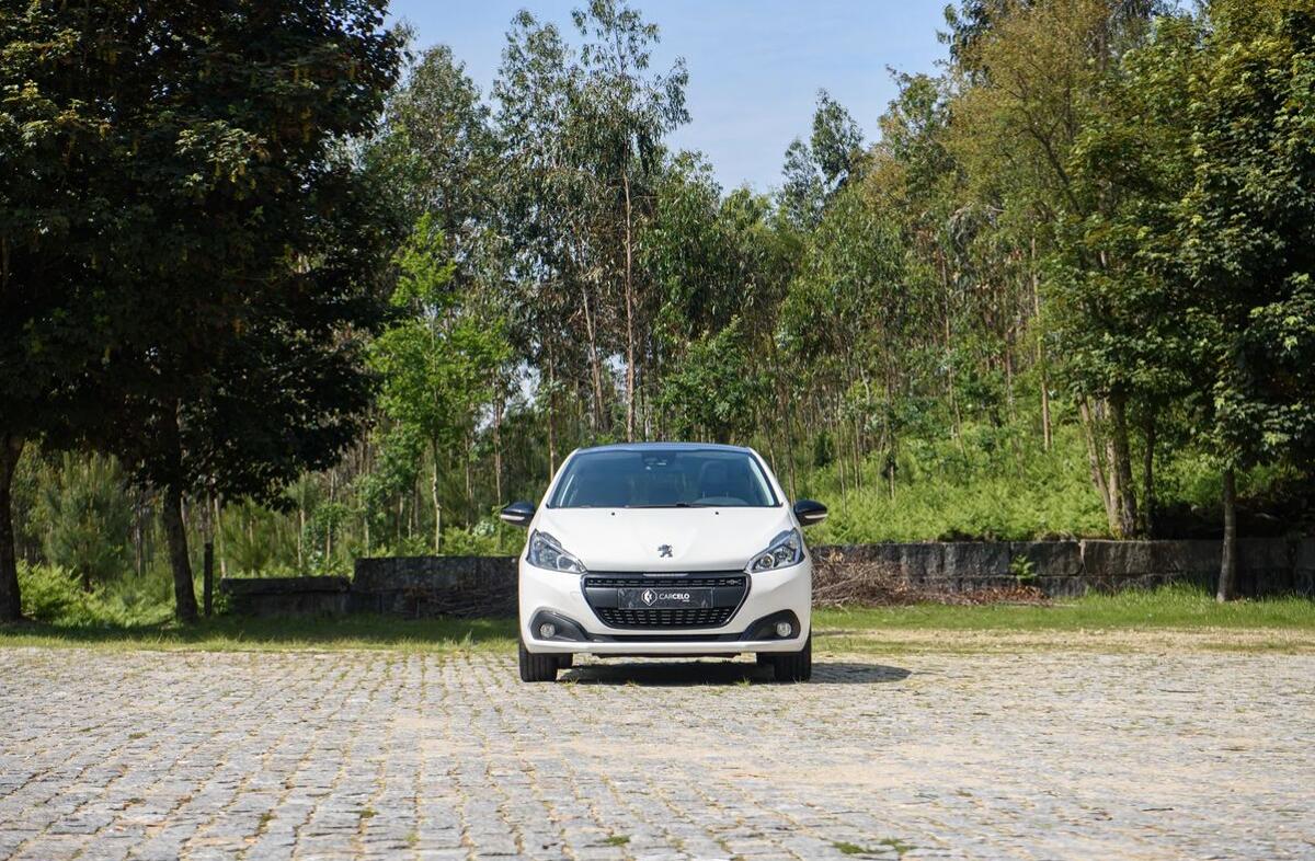 PEUGEOT 208 1.2 PureTech GT Line