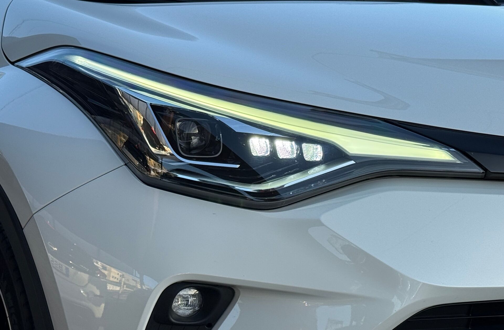 TOYOTA C-HR 1.8 Hybrid Exclusive