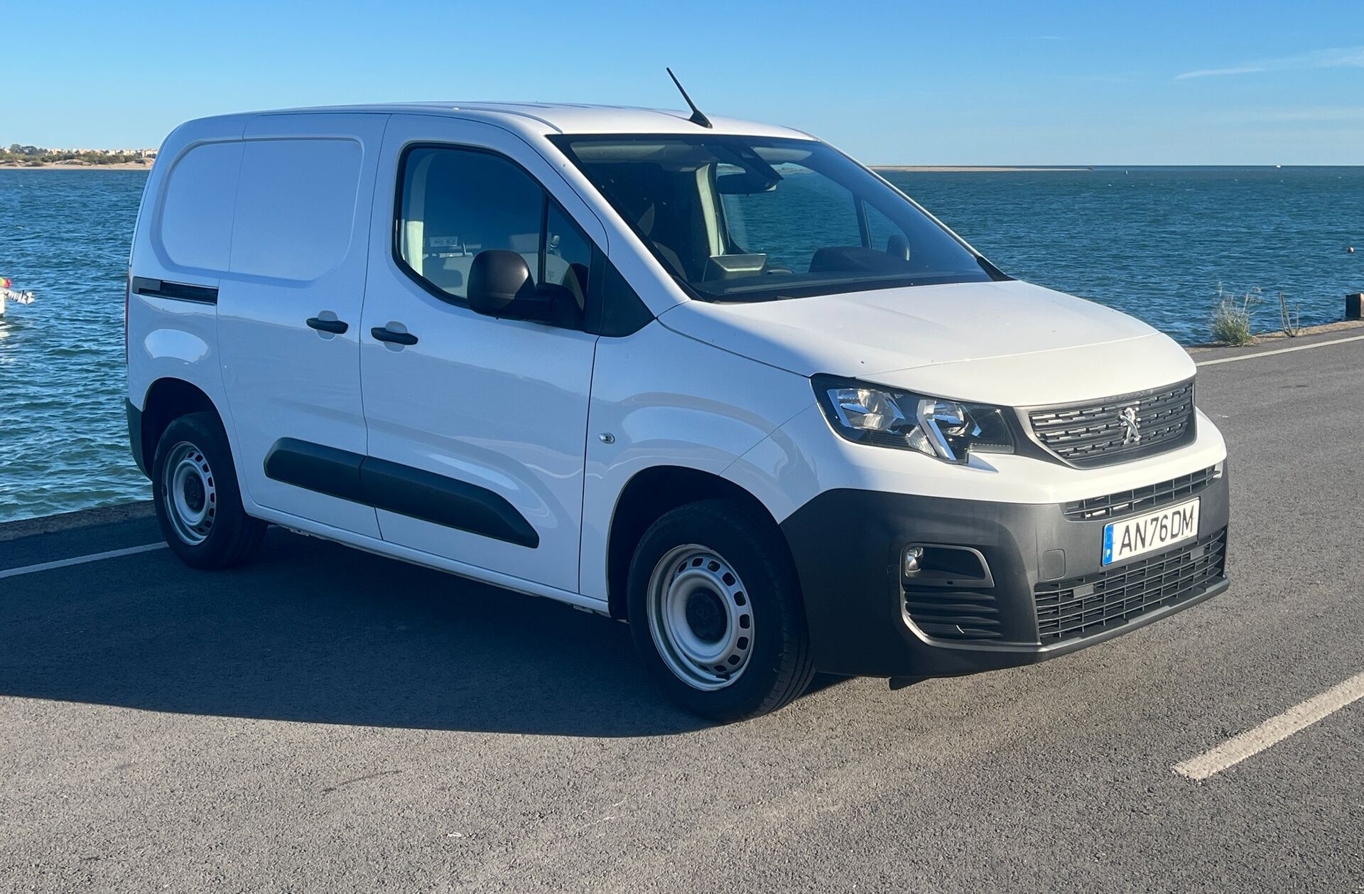 PEUGEOT Partner 1.5 BlueHDi Pro Standard