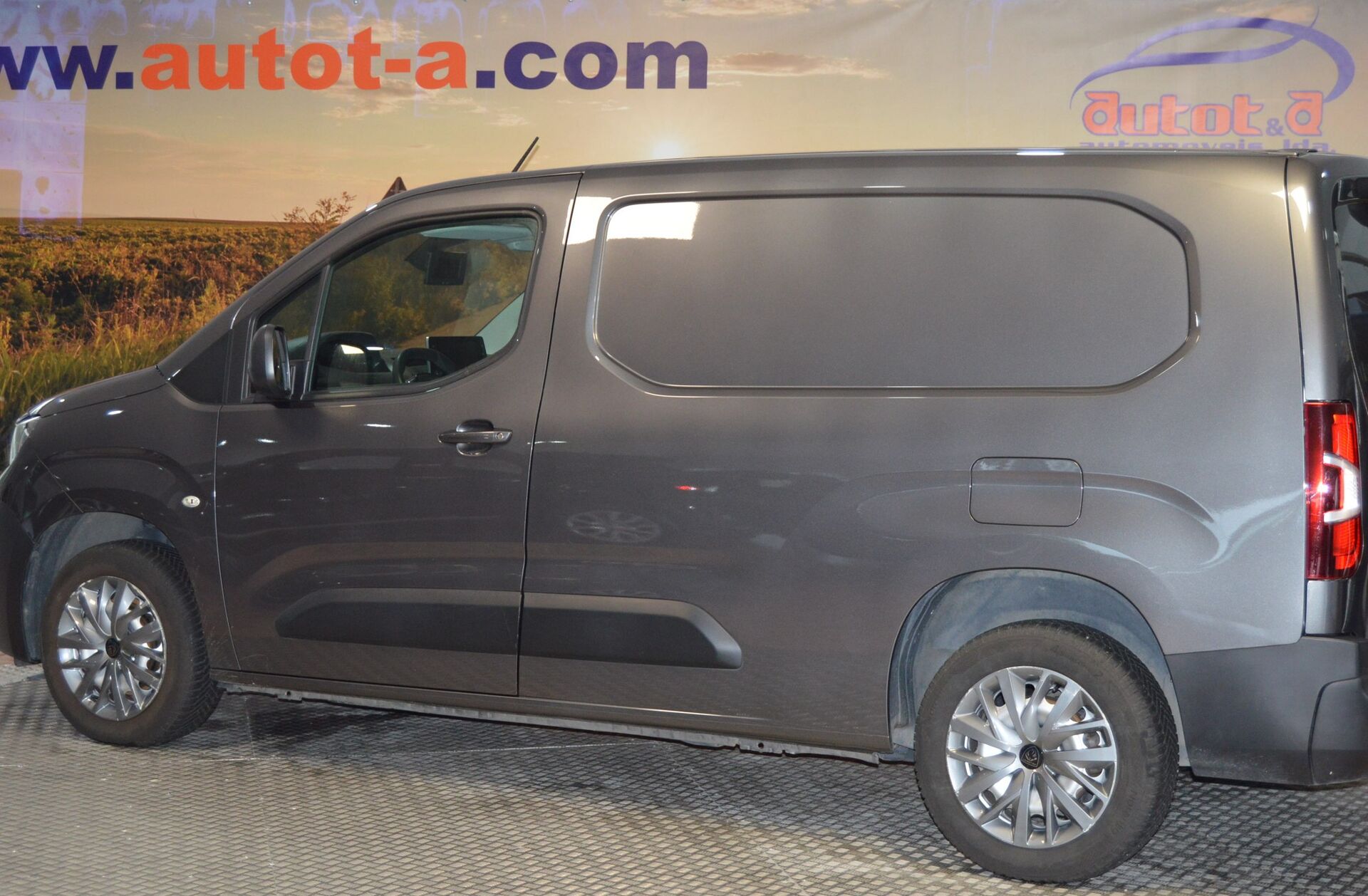 PEUGEOT Partner 1.5 BlueHDi Asphalt Longa