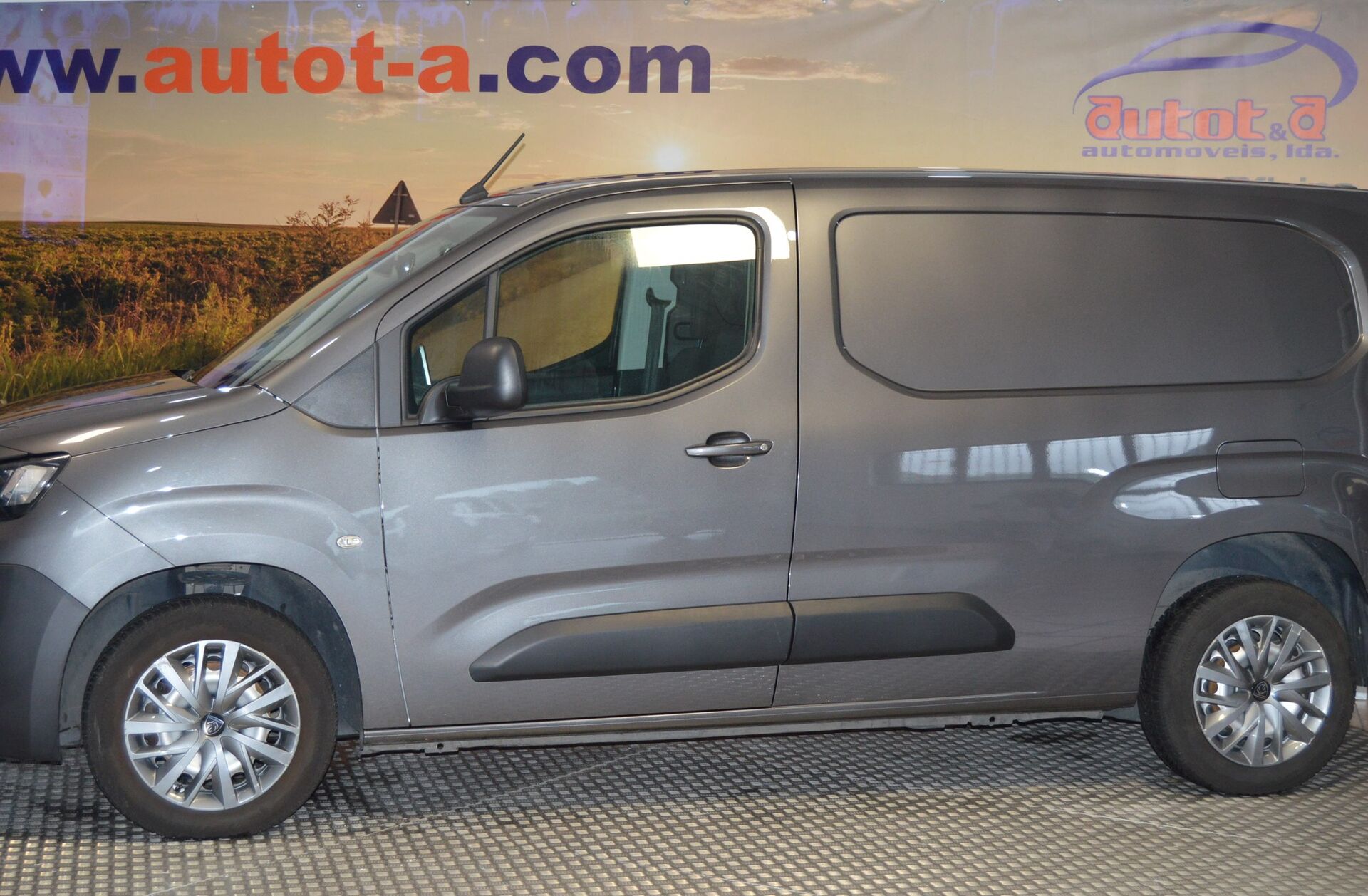 PEUGEOT Partner 1.5 BlueHDi Asphalt Longa