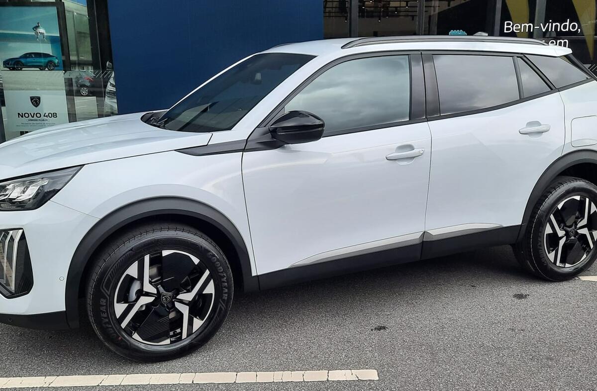 PEUGEOT 2008 1.2 Allure