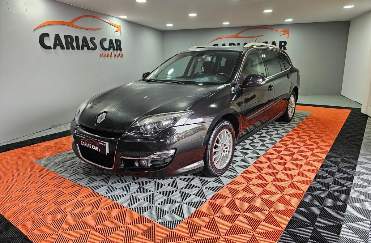 RENAULT Laguna 2.0 dCi Dynamique S 118g
